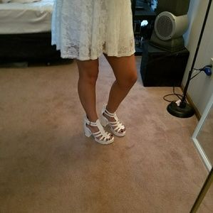 👠90's Inspired Chunky White Platform Shoes👠